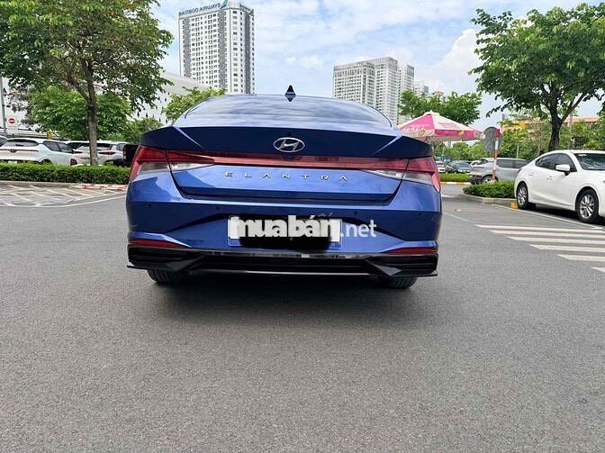 Hyundai Elantra 2023 1.6 đặc biệt Xanh 4 vạn km