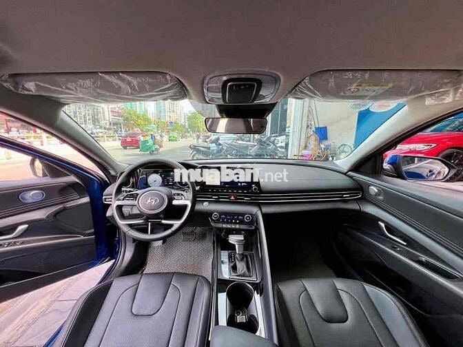 Hyundai Elantra 2023 1.6 đặc biệt Xanh 4 vạn km