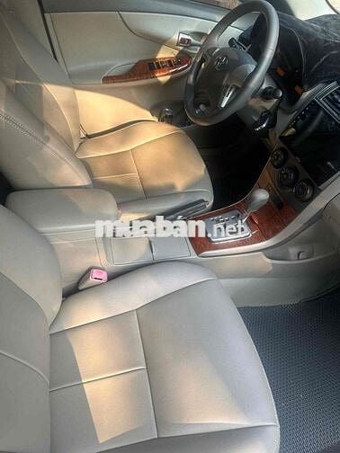 Toyota Corolla Altis Vàng cát Số tự động