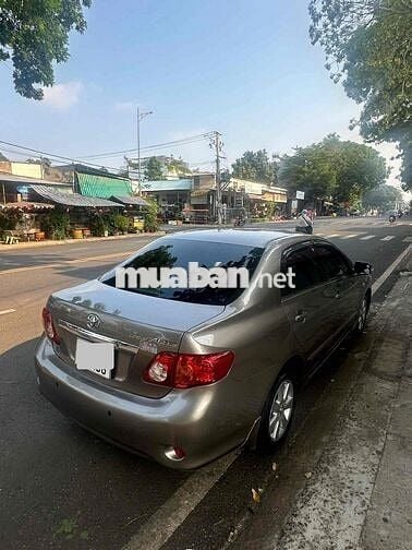 Toyota Corolla Altis Vàng cát Số tự động