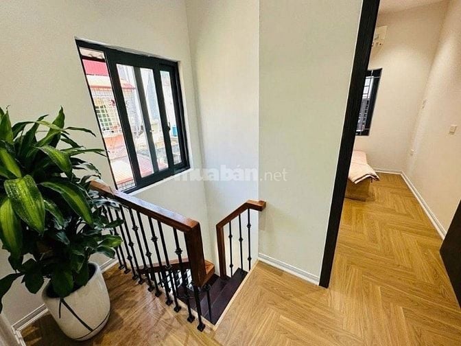 Bán căn hộ tầng 3 biệt thự pháp cổ 3 phòng ngủ phố Hoàng Hoa Thám