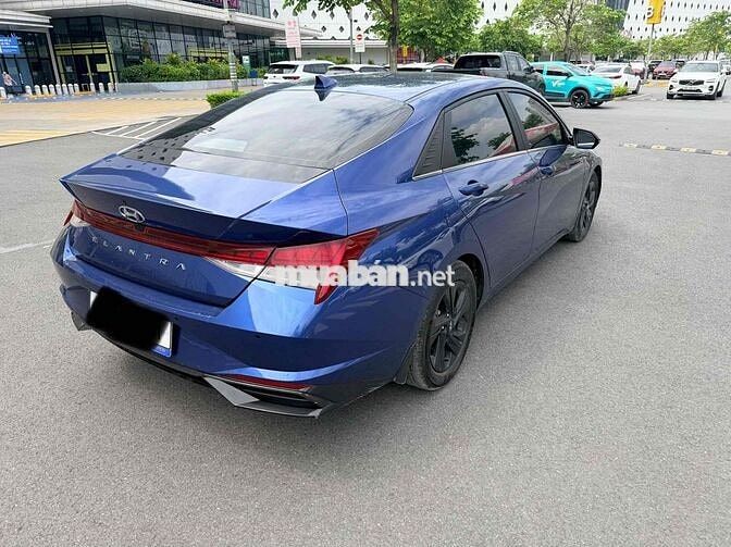 Hyundai Elantra 2023 1.6 đặc biệt Xanh 4 vạn km