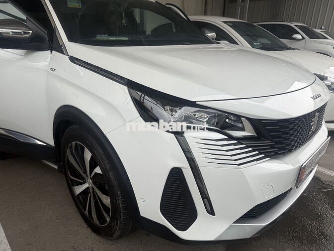 Peugeot 3008 Trắng 5 chỗ
