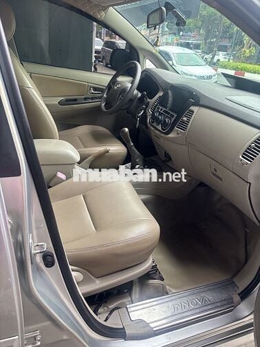 Toyota Innova 2014 Bạc