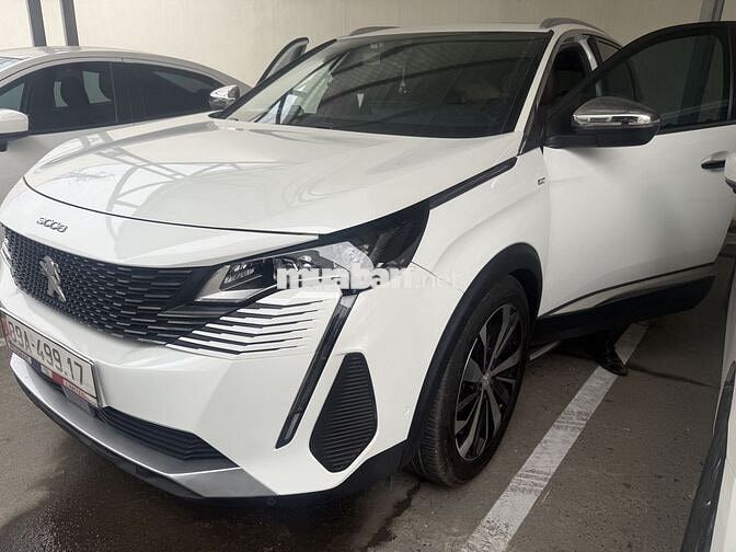 Peugeot 3008 Trắng 5 chỗ