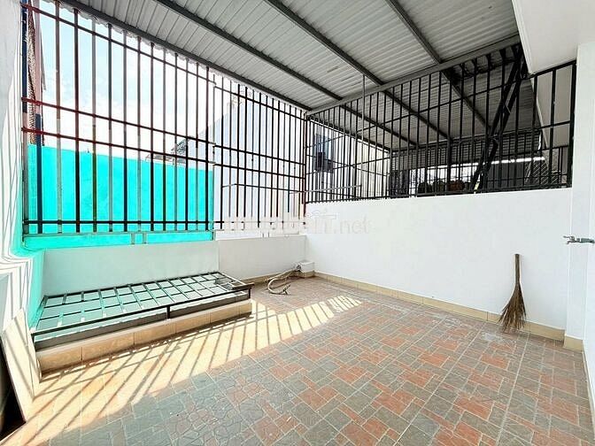 CG: BÁN NHÀ 3 LẦU ĐẸP ĐƯỜNG NHỰA LỚN PHƯỜNG HIỆP THÀNH QUẬN 12