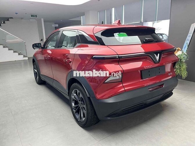 Tri Ân Khách Hàng VinFast VF6 Plus Giá Ưu Đãi