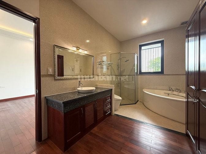 Cho thuê Villa sân vườn Tân Mỹ, Phú Mỹ Hưng, 5PN, đất 342m², $6.500/th