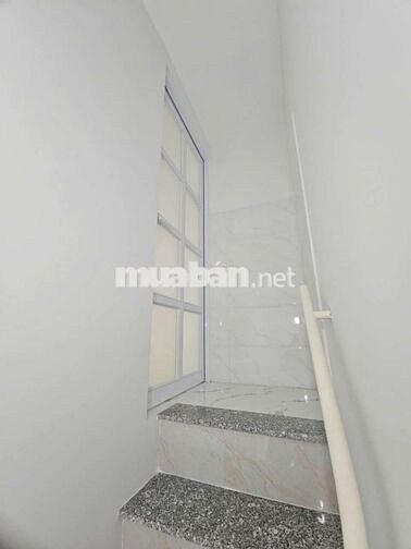 Phòng trọ trên tầng 1 lối đi riêng quận 1