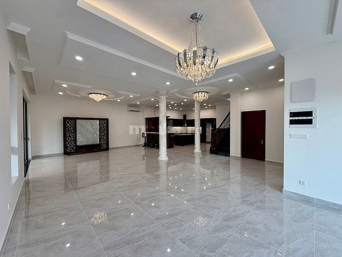 Cho thuê Villa sân vườn Tân Mỹ, Phú Mỹ Hưng, 5PN, đất 342m², $6.500/th