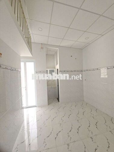 Phòng trọ trên tầng 1 lối đi riêng quận 1