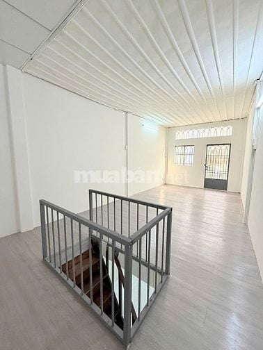 Vỡ nợ cần bán gấp nhà hẻm Lý Thường Kiệt, Tân Bình giá 1.65 tỷ, SHR