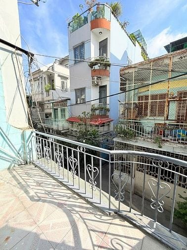 Vỡ nợ cần bán gấp nhà hẻm Lý Thường Kiệt, Tân Bình giá 1.65 tỷ, SHR