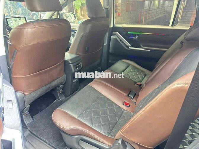 Toyota Innova Cross 2024 Số tự động 7 chỗ Bạc