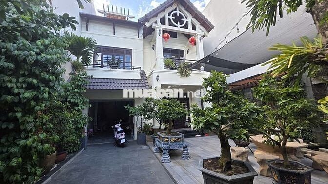 Cho thuê BT Hàn Thuyên full nội thất cao cấp 4PN 3WC. Giá 50tr/tháng