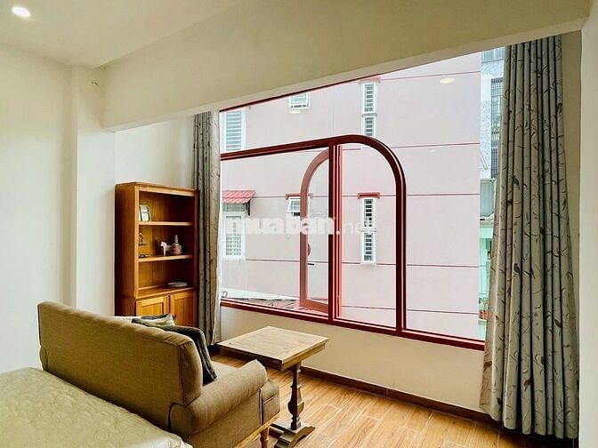 CHDV Hoàng Hoa Thám (PN cũ) cửa số lớn 25m2, tách bếp, full nội thất