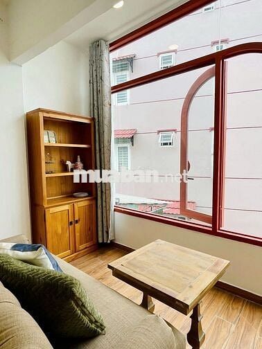 CHDV Hoàng Hoa Thám (PN cũ) cửa số lớn 25m2, tách bếp, full nội thất
