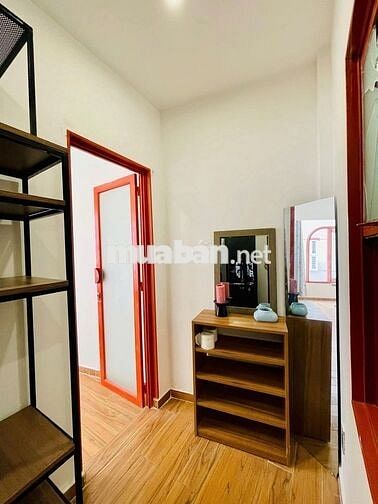 CHDV Hoàng Hoa Thám (PN cũ) cửa số lớn 25m2, tách bếp, full nội thất