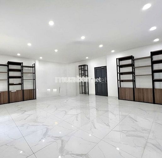 NHÀ ĐẸP GIÁ TỐT - 33A Hoa Đào, P.2, Phú Nhuận - DTSD 500m2 - Sàn Suốt