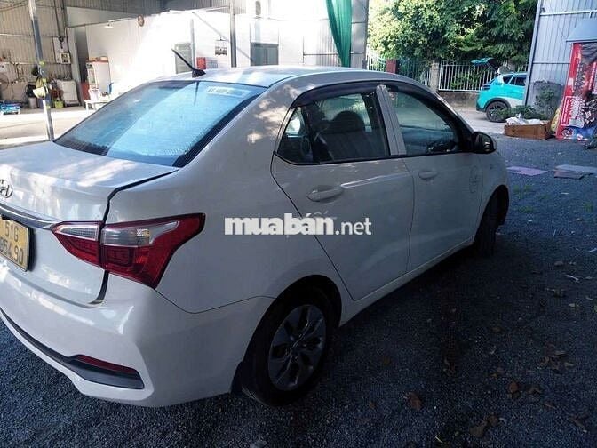 Hyundai Grand i10 Trắng 292.667 km