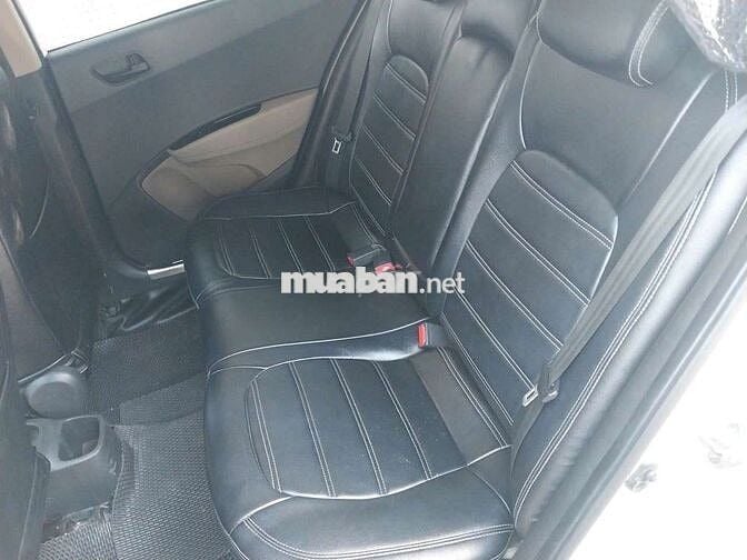 Hyundai Grand i10 Trắng 292.667 km