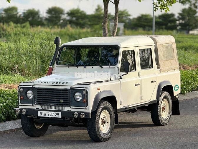Land Rover Defender 5 chỗ màu Trắng