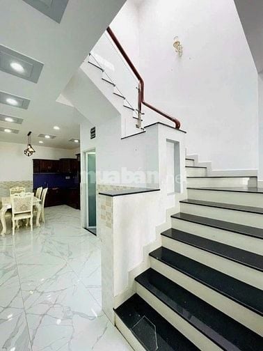 Làm ăn thua lỗ bán nhà 60m2,,2PN,2WC,4,28 tỷ, nguyễn hữu tiến, tân phú