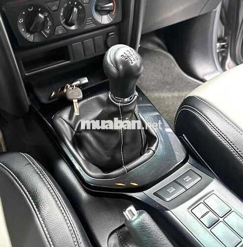 Toyota Fortuner MT 2020 Bạc 66.000km