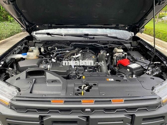 Ford Ranger Raptor 2024 2.0AT 4x4 Đen 13.000 km