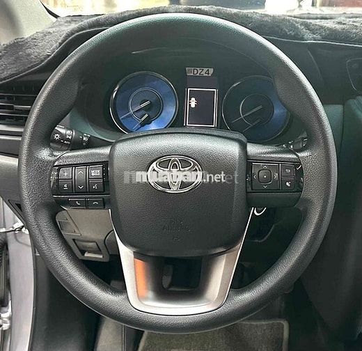 Toyota Fortuner MT 2020 Bạc 66.000km