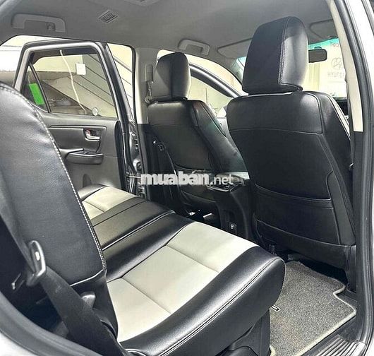 Toyota Fortuner MT 2020 Bạc 66.000km