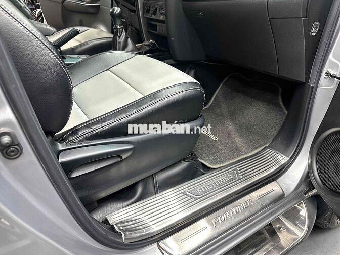 Toyota Fortuner MT 2020 Bạc 66.000km