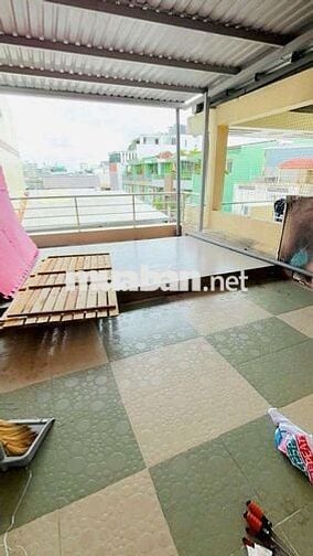 nhà đúc 3 tấm 3 phòng ngủ đang làm mới đẹp hơn 