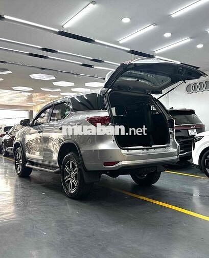 Toyota Fortuner MT 2020 Bạc 66.000km
