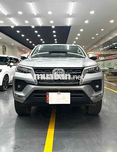 Toyota Fortuner MT 2020 Bạc 66.000km