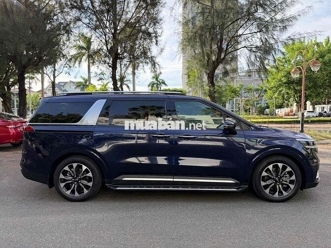 Kia Carnival 2024 2.2 dầu Signature 42000 km Xanh