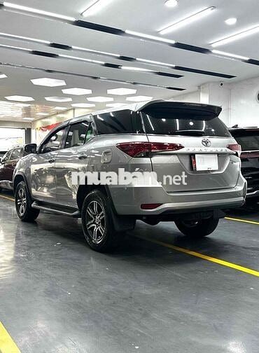 Toyota Fortuner MT 2020 Bạc 66.000km