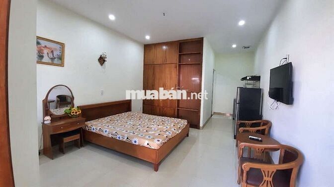 Căn hộ tầng 1 tiện nghi gần bãi tắm Sơn Thủy