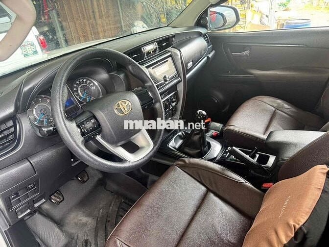 Toyota Fortuner 2017 Dầu Trắng