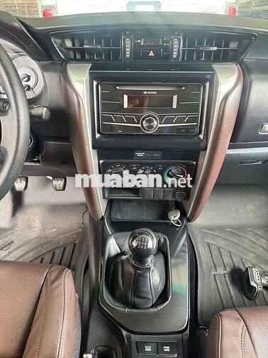 Toyota Fortuner 2017 Dầu Trắng