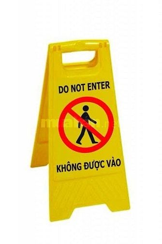 cung cấp biển báo chữ A, biển báo sàn ướt, biển đang sữa chữa.