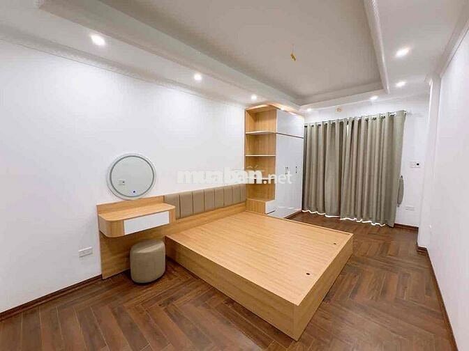 Nhà đẹp ở ngay, full nội thất, 35m, 6 tầng, Thái Thịnh, Yên Lãng