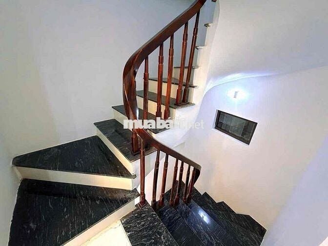 Nhà đẹp ở ngay, full nội thất, 35m, 6 tầng, Thái Thịnh, Yên Lãng