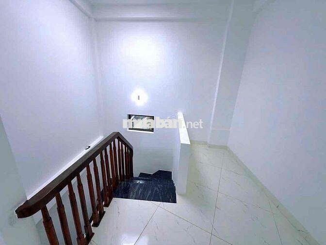 Nhà đẹp ở ngay, full nội thất, 35m, 6 tầng, Thái Thịnh, Yên Lãng