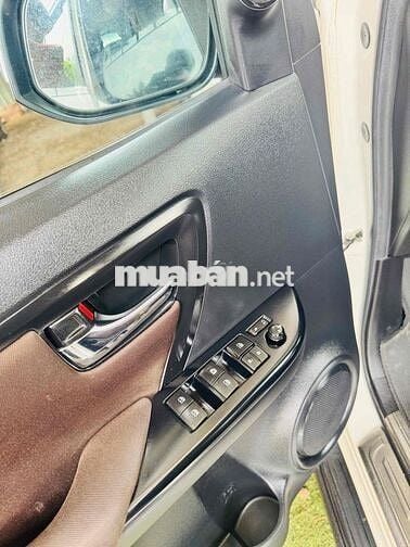Toyota Fortuner 2017 Dầu Trắng
