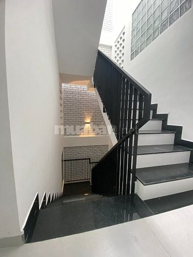 Cho Thuê Căn Hộ Mới Xây – Full Nội Thất – Gần Bệnh Viện Family