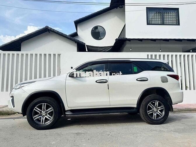 Toyota Fortuner 2017 Dầu Trắng
