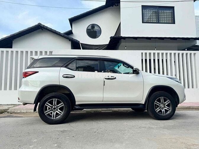 Toyota Fortuner 2017 Dầu Trắng