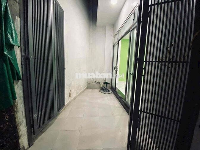 CHO THUÊ NHÀ 11TR, 3 LẦU, 3PN HẺM 51 THỐNG NHẤT