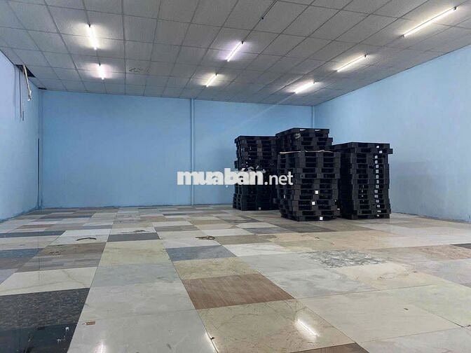 cho thuê kho dt 10x18m ngay chế lan viên, trần la phông, nền gạch men